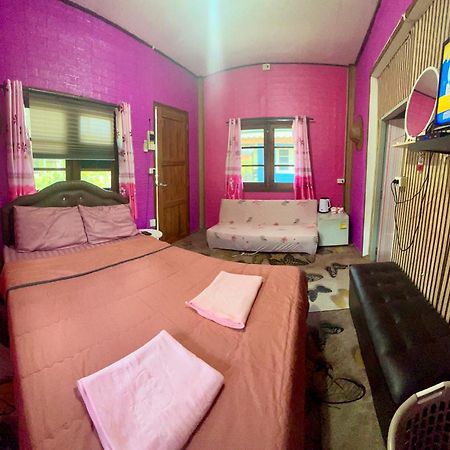 Отель Lee Red House Ban Lak Uan Экстерьер фото